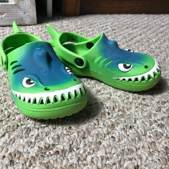 capelli new york crocs